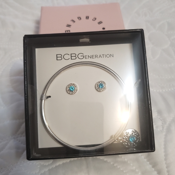 BCBG earrings & braceket set - Picture 2 of 2